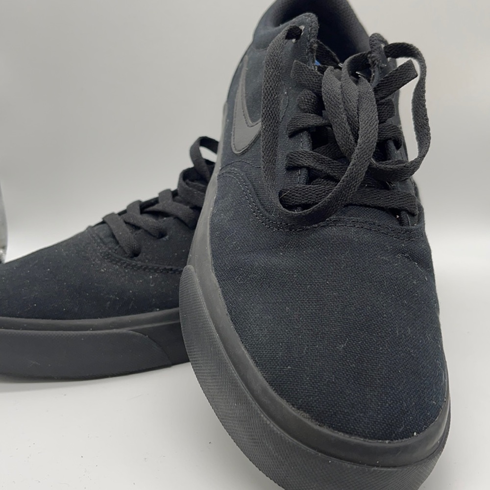 Nike men’s shoes size 11 black